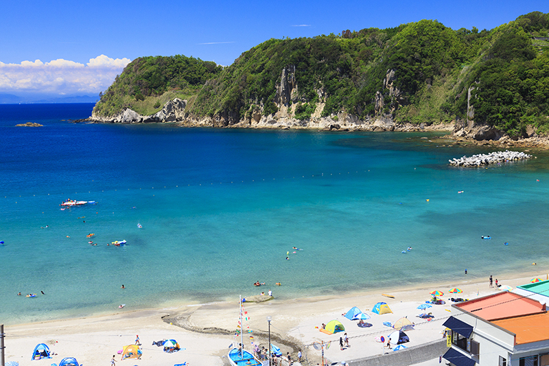 岩地の海水浴場